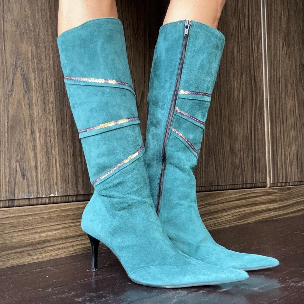 🩵💕Teal green suede below the knee boots with pink sequins accent. 🩵💕